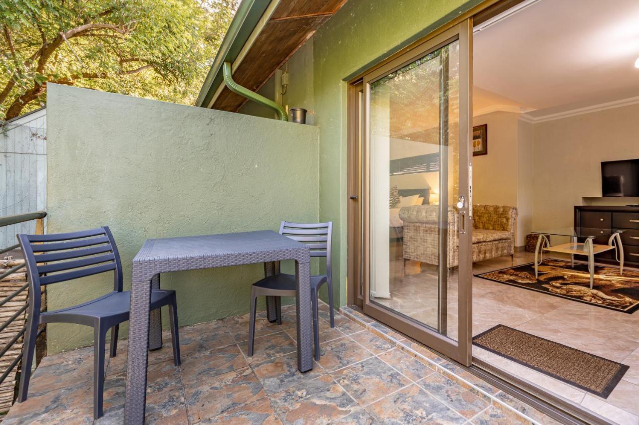 Joern'S Gaestehaus Mbombela Exterior photo